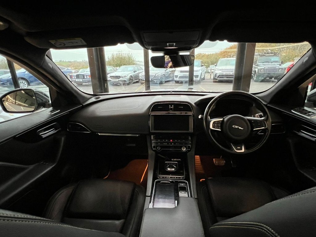 Used Jaguar F-Pace 2020 for sale - 76481749: Photo 4