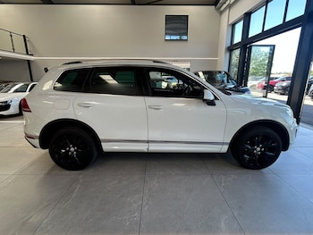 Used Volkswagen Touareg 2016 for sale - 79155084: Photo
