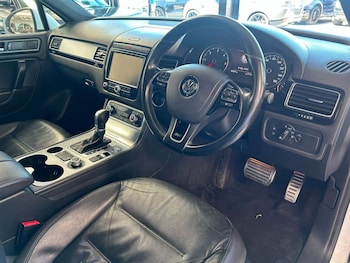 Used Volkswagen Touareg 2016 for sale - 79155084: Photo