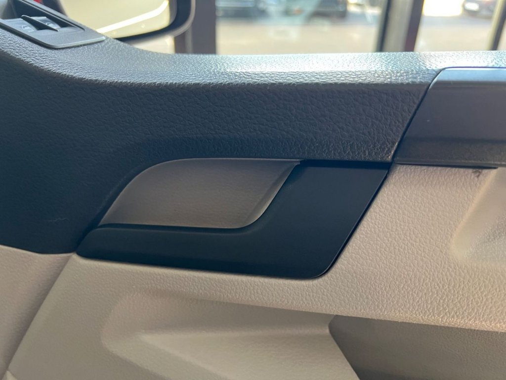 Used Volkswagen Transporter 2017 for sale - 76665647: Photo 25