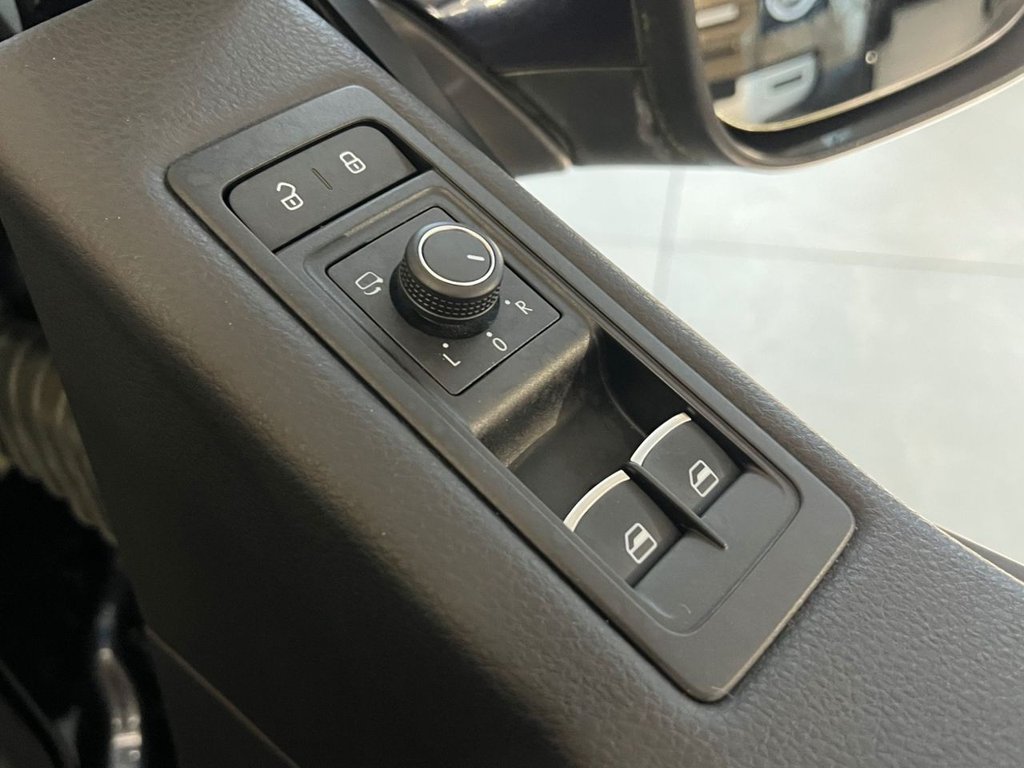 Used Volkswagen Transporter 2017 for sale - 77037647: Photo 30