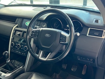 Used Land Rover Discovery Sport 2015 for sale - 77394307: Photo