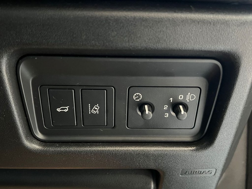 Used Land Rover Discovery Sport 2015 for sale - 77394307: Photo 40