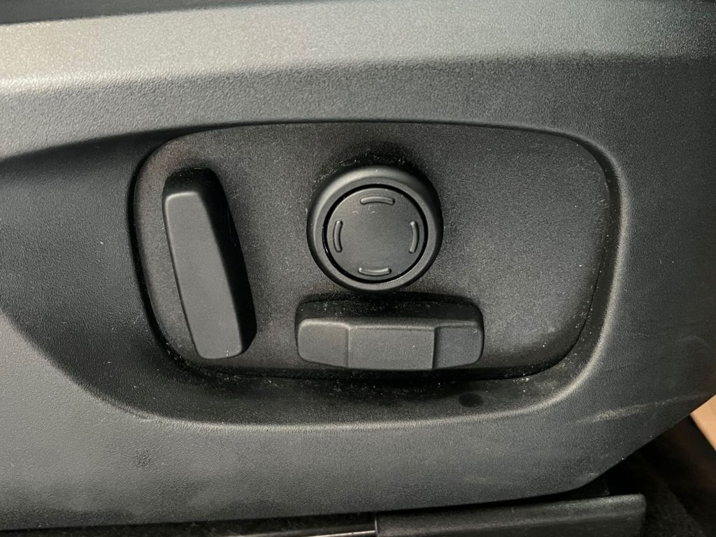 Used Land Rover Discovery Sport 2015 for sale - 77394307: Photo 41