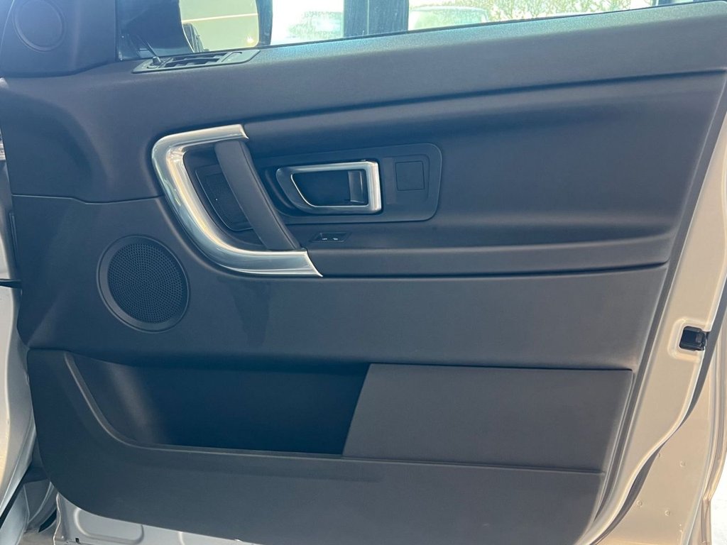 Used Land Rover Discovery Sport 2015 for sale - 77394307: Photo 42