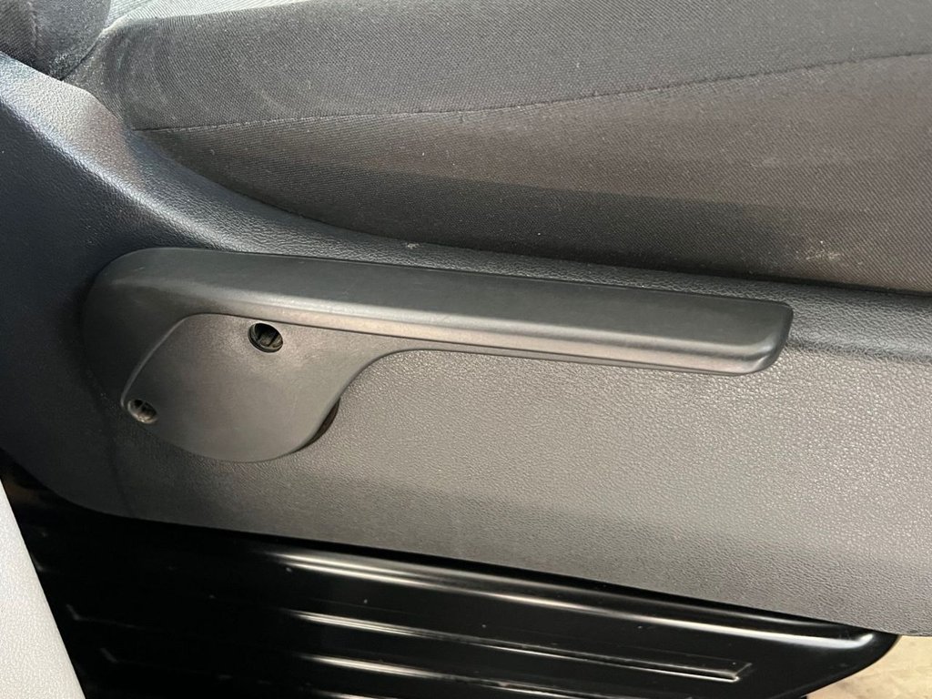 Used Volkswagen Transporter 2017 for sale - 77153152: Photo 43