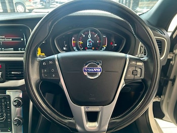 Used Volvo V40 2015 for sale - 79009375: Photo