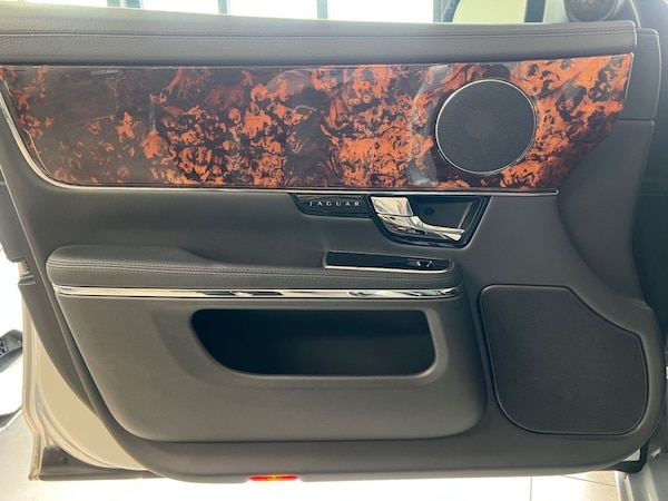 Used Jaguar XJ 2011 for sale - 76132927: Photo 28