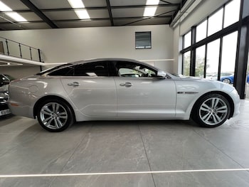 Used Jaguar XJ 2011 for sale - 76132927: Photo 2