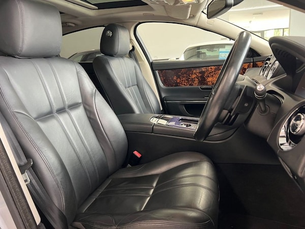 Used Jaguar XJ 2011 for sale - 76132927: Photo 3