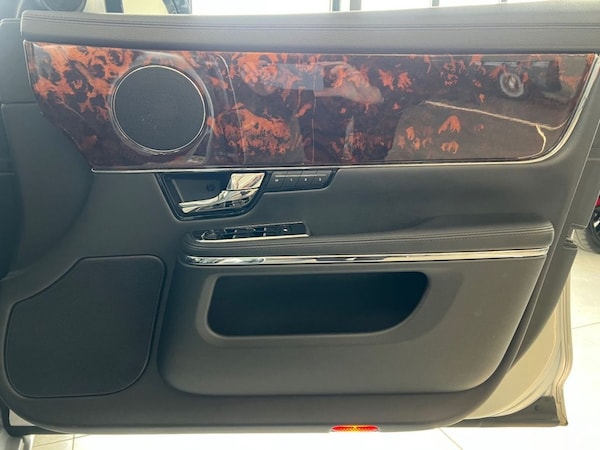 Used Jaguar XJ 2011 for sale - 76132927: Photo 42