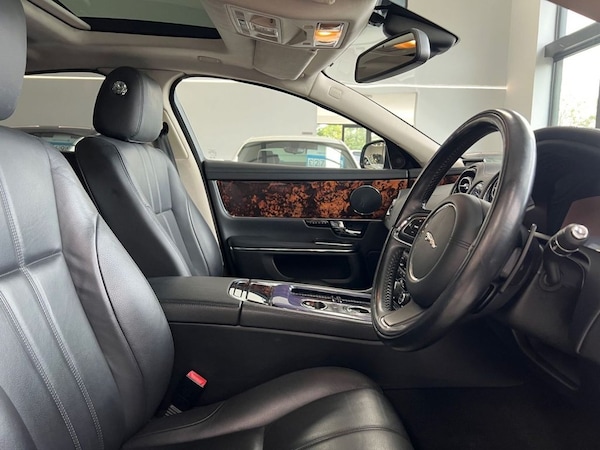 Used Jaguar XJ 2011 for sale - 76132927: Photo 46