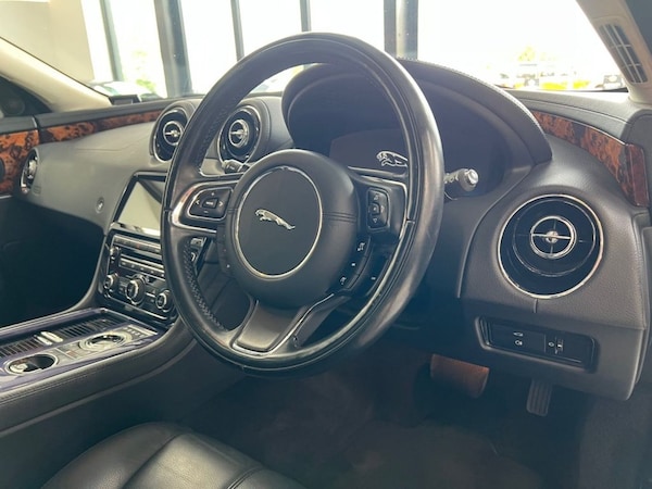 Used Jaguar XJ 2011 for sale - 76132927: Photo 47