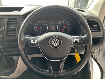 Used Volkswagen Transporter 2017 for sale - 78954803: Photo