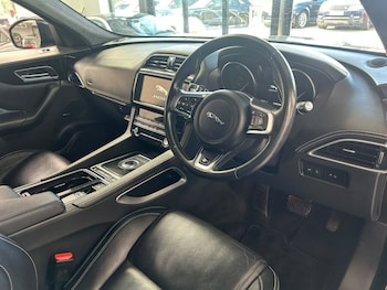 Used Jaguar F-Pace 2019 for sale - 79587361: Photo