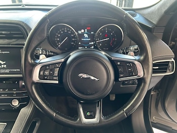 Used Jaguar F-Pace 2019 for sale - 79587361: Photo