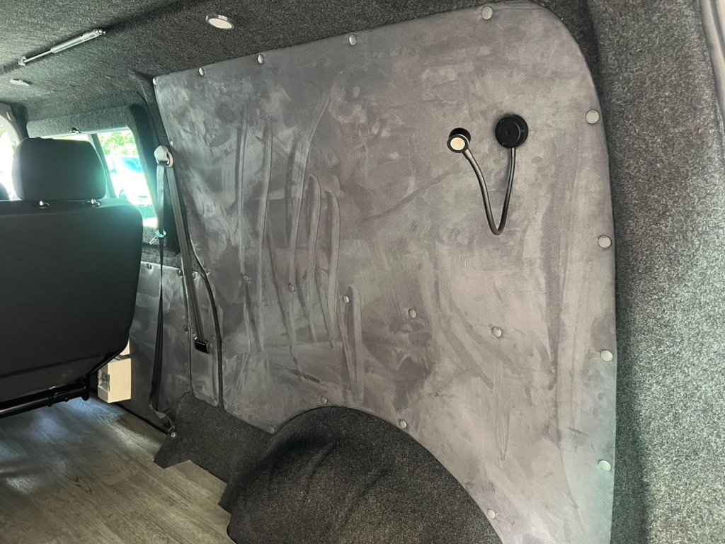 Used Volkswagen Transporter 2018 for sale - 76378478: Photo 33