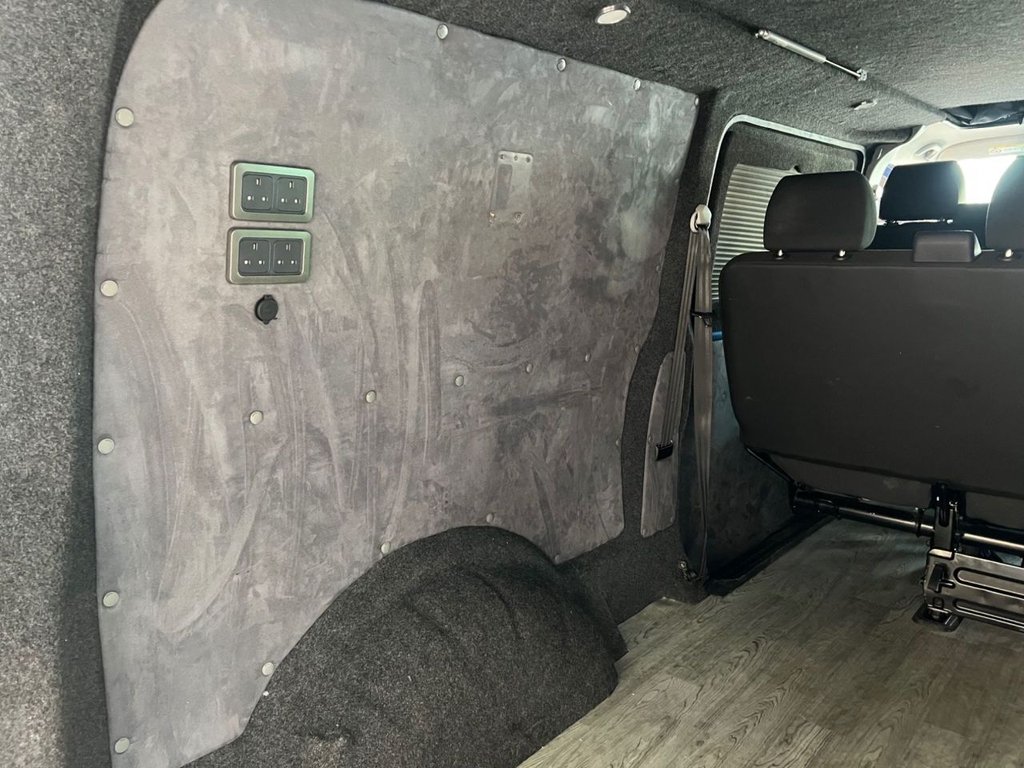 Used Volkswagen Transporter 2018 for sale - 76378478: Photo 37