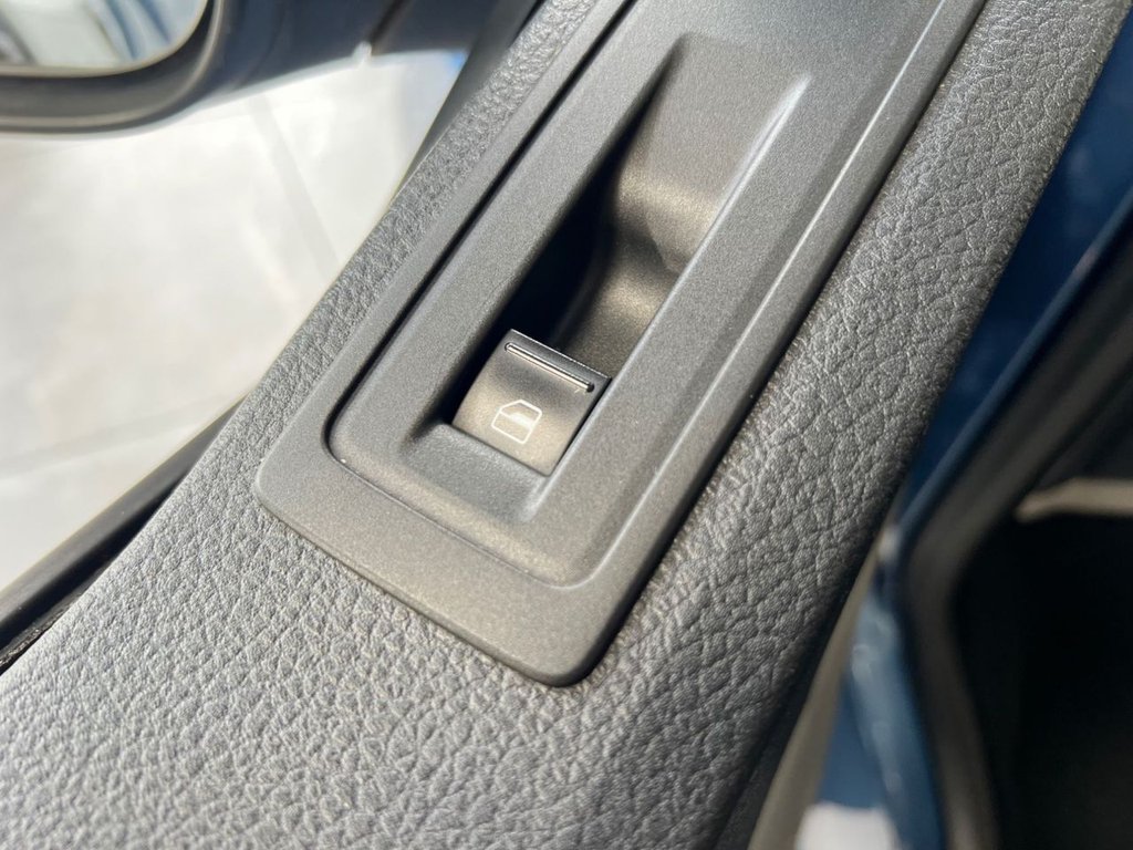 Used Volkswagen Transporter 2018 for sale - 76378478: Photo 45