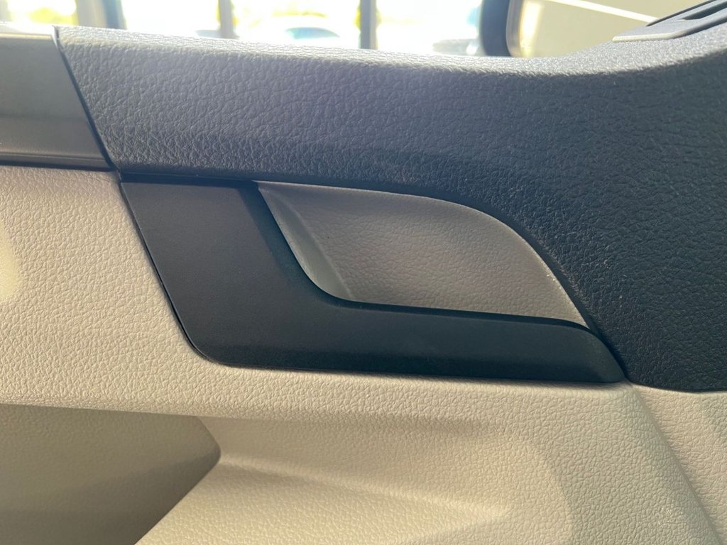 Used Volkswagen Transporter 2018 for sale - 76378478: Photo 46