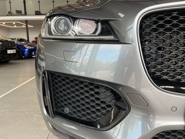 Used Jaguar F-Pace 2017 for sale - 76279488: Photo 17
