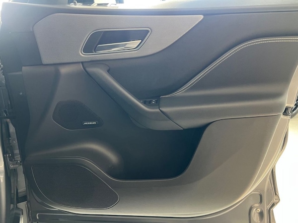 Used Jaguar F-Pace 2017 for sale - 76279488: Photo 35