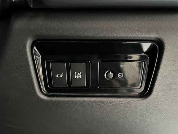 Used Jaguar F-Pace 2017 for sale - 76279488: Photo 41