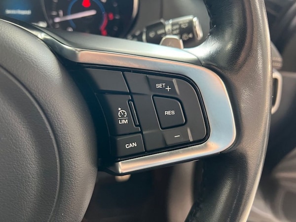 Used Jaguar F-Pace 2017 for sale - 76279488: Photo 45