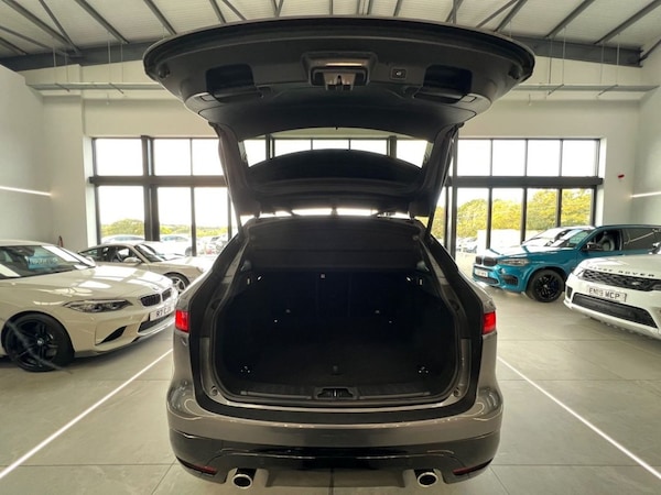 Used Jaguar F-Pace 2017 for sale - 76279488: Photo 5