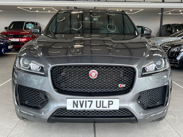 Used Jaguar F-Pace 2017 for sale - 76279488: Photo 8
