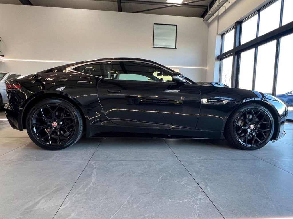 Used Jaguar F-Type 2019 for sale - 76698207: Photo 2