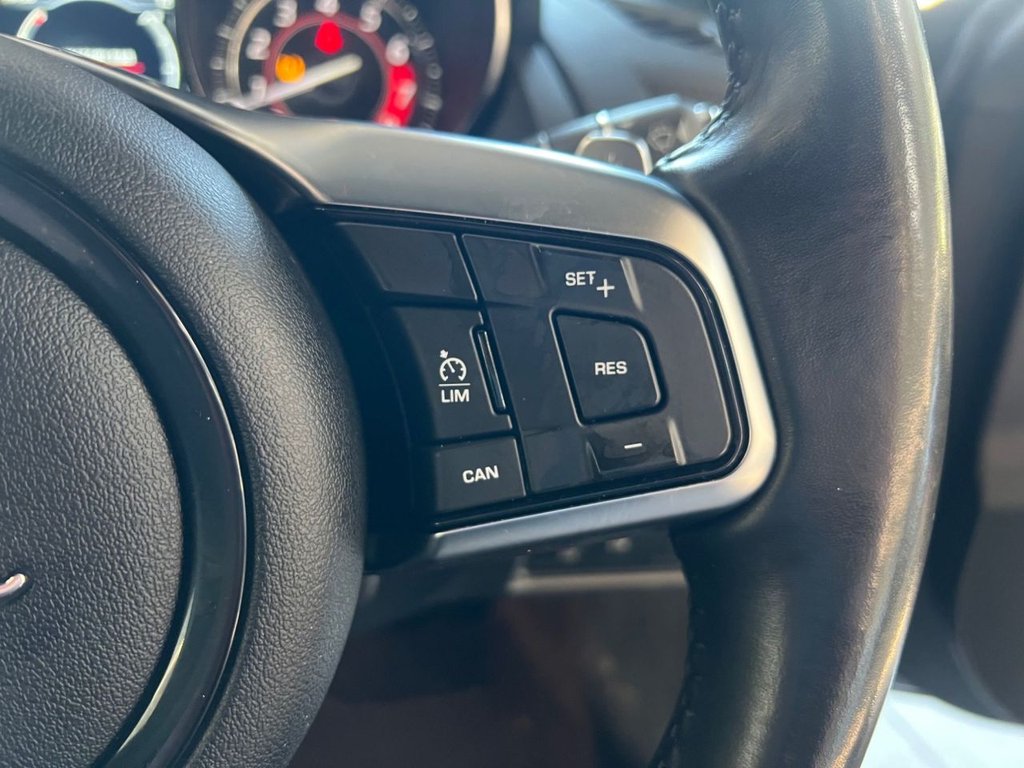 Used Jaguar F-Type 2019 for sale - 76698207: Photo 39