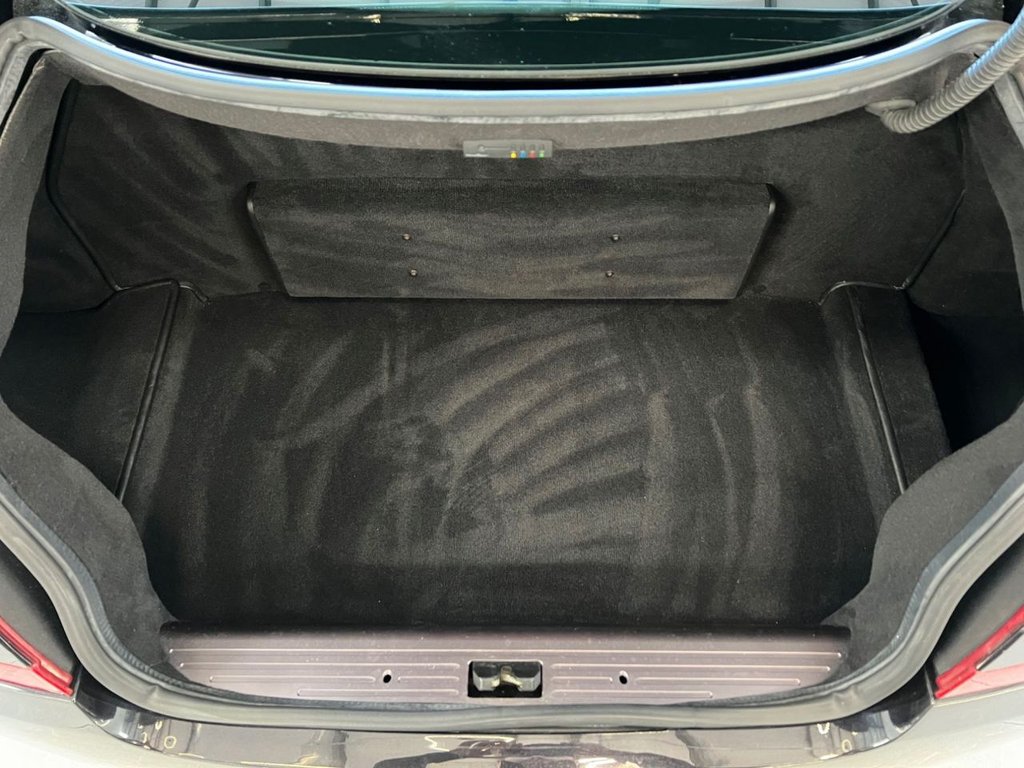 Used Aston Martin DB9 2004 for sale - 76080492: Photo 24