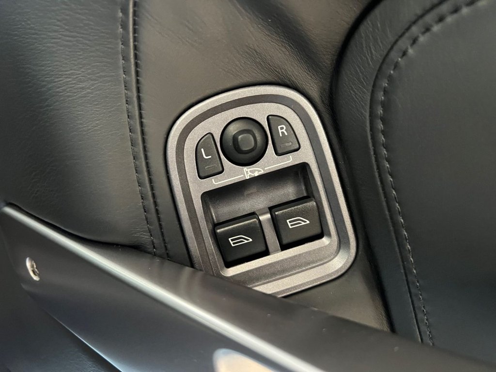 Used Aston Martin DB9 2004 for sale - 76080492: Photo 34