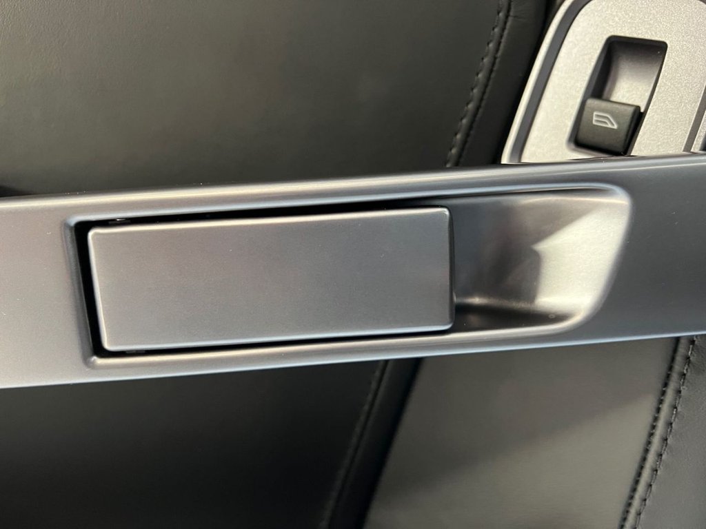 Used Aston Martin DB9 2004 for sale - 76080492: Photo 42