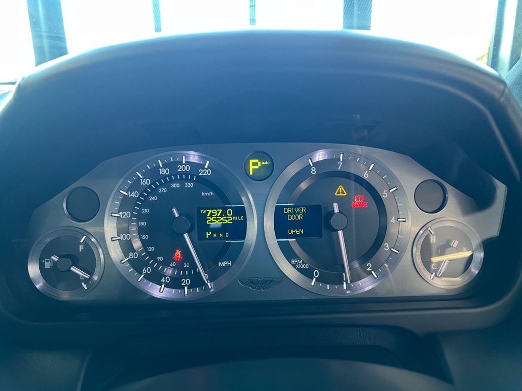 Used Aston Martin DB9 2004 for sale - 76080492: Photo 50