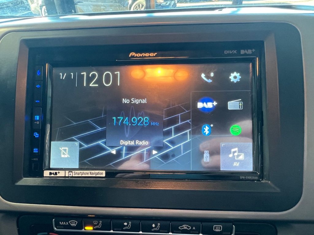 Used Volkswagen Caravelle 2013 for sale - 77111064: Photo 48