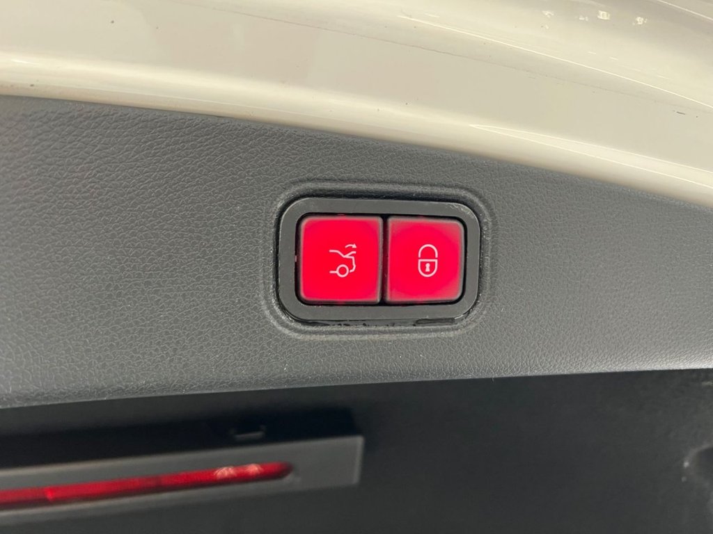 Used Mercedes-Benz E Class 2018 for sale - 77533943: Photo 25