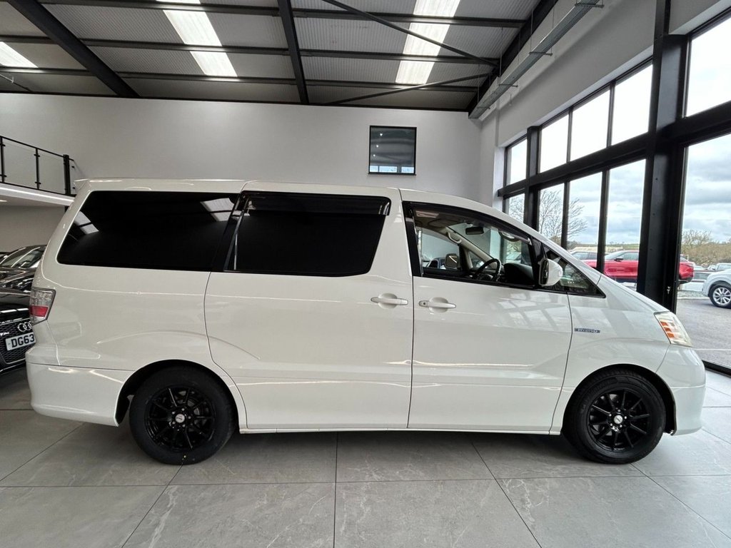 Used Toyota Alphard 2018 for sale - 78117604: Photo 2