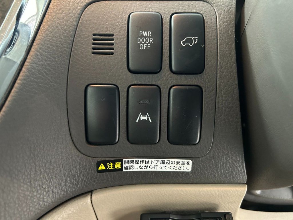 Used Toyota Alphard 2018 for sale - 78117604: Photo 38