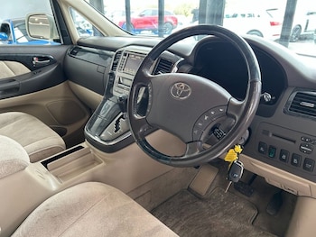Used Toyota Alphard 2018 for sale - 78117604: Photo