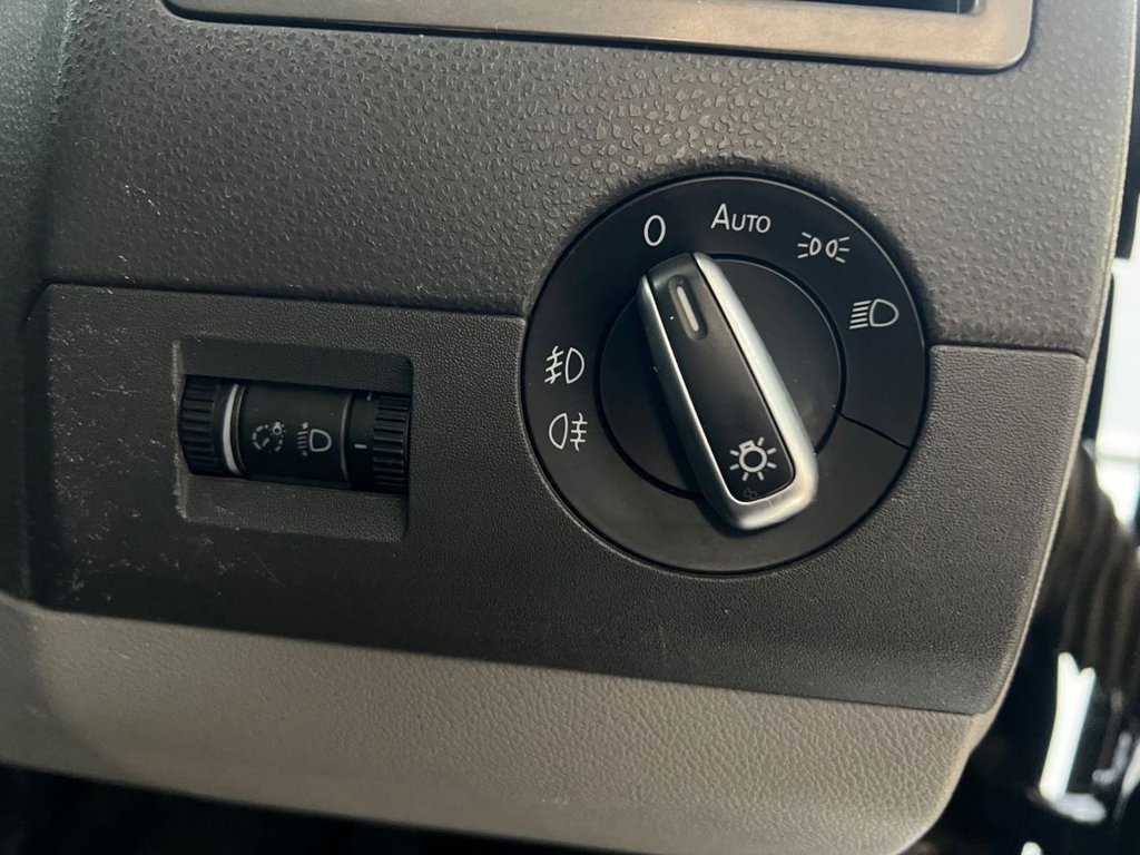 Used Volkswagen Transporter 2015 for sale - 76547221: Photo 28