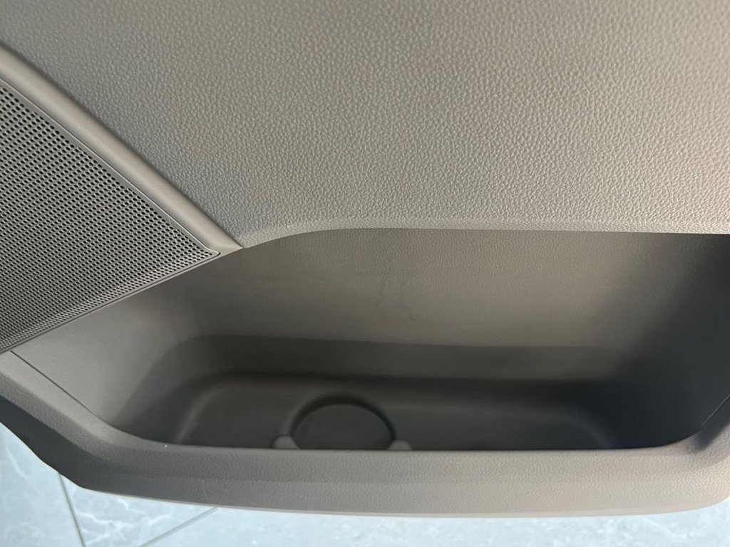 Used Volkswagen Transporter 2015 for sale - 76868005: Photo 27