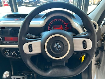 Used Renault Twingo 2018 for sale - 79023040: Photo