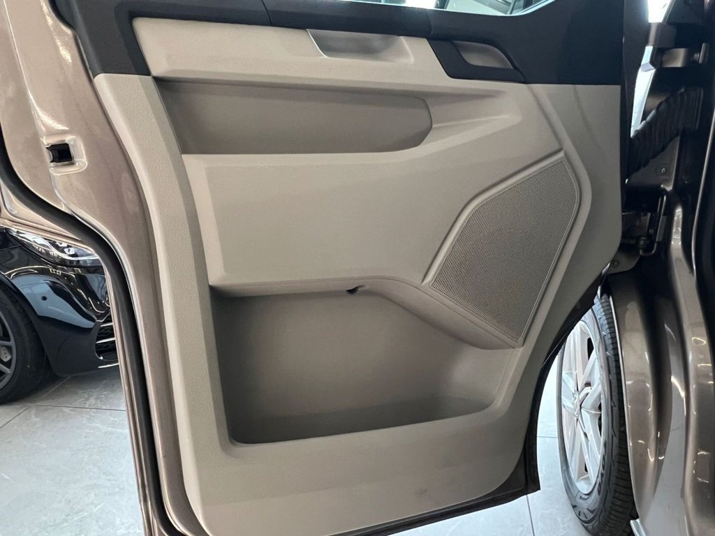 Used Volkswagen Transporter 2017 for sale - 76686062: Photo 48