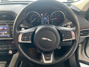 Used Jaguar F-Pace 2016 for sale - 77483397: Photo