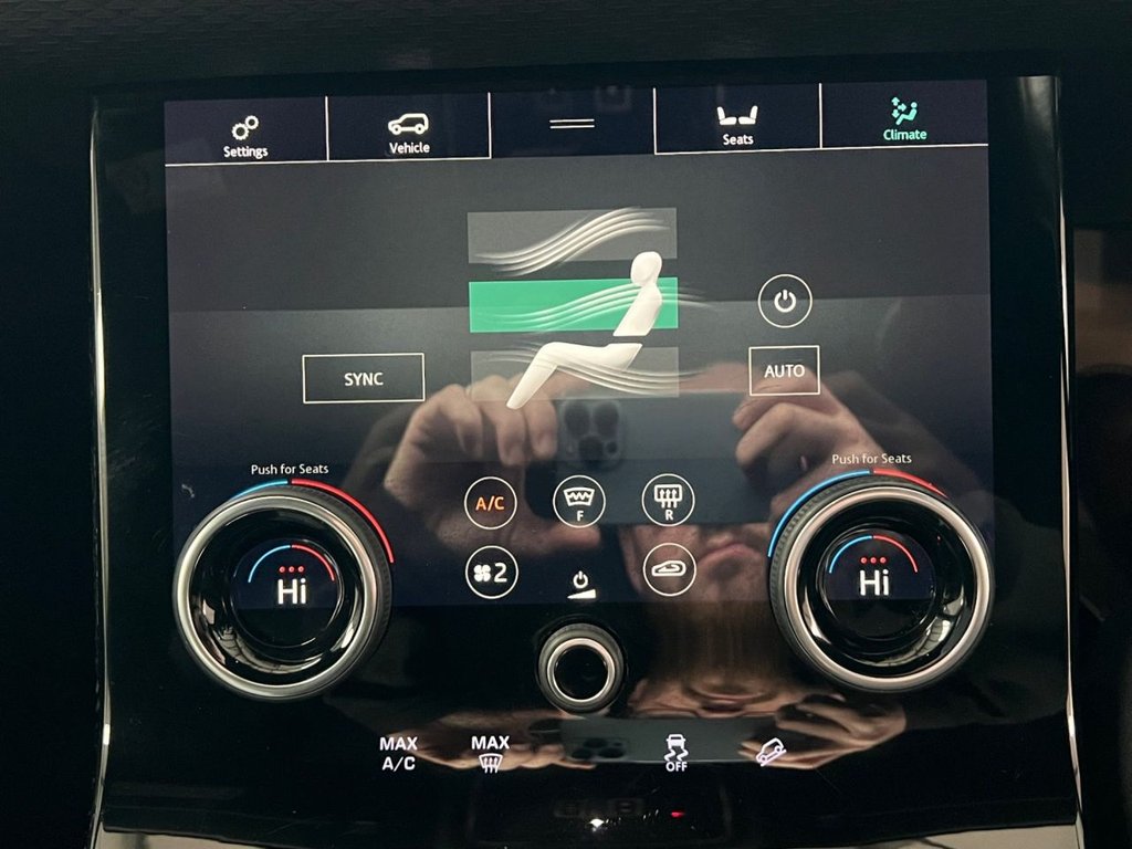 Used Land Rover Range Rover Velar 2018 for sale - 76985799: Photo 32