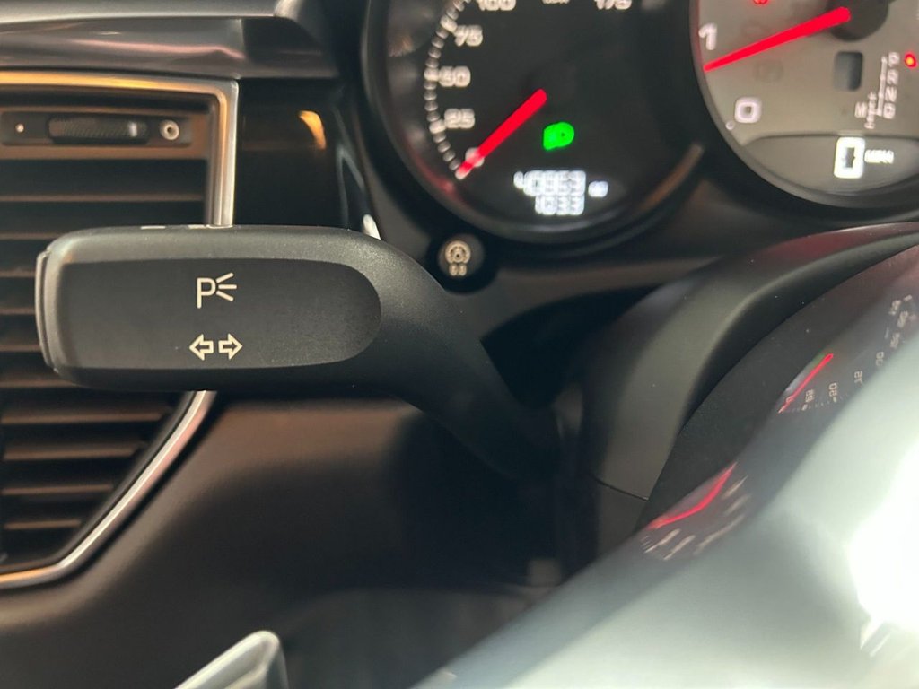 Used Porsche Macan 2014 for sale - 78044125: Photo 32