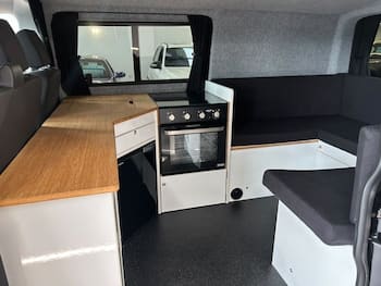 Used Volkswagen Transporter 2019 for sale - 79804801: Photo