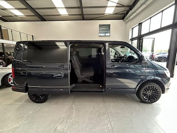 Used Volkswagen Transporter Shuttle 2017 for sale - 79318482: Photo